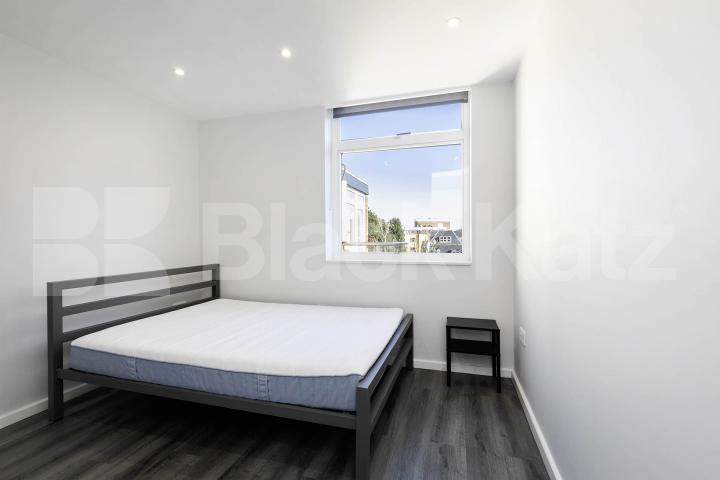 Modern Apartment The Oaks, Queens Park